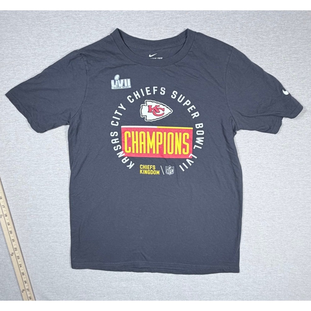 Nike Kansas City Chiefs Super Bowl LVII Champions Tee Kids XL 18/20 Grey Shirt